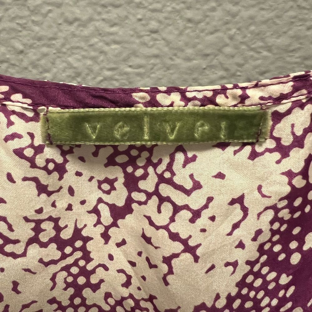 Velvet 100% Silk Floral Print Blouse - Picture 4 of 8